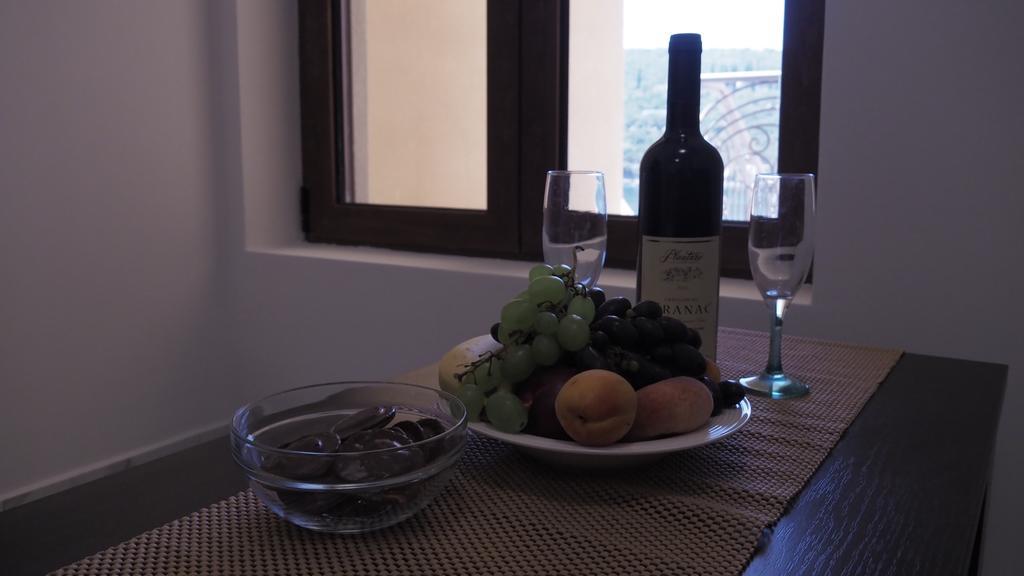 Vilena Apartmani Тиват Екстер'єр фото
